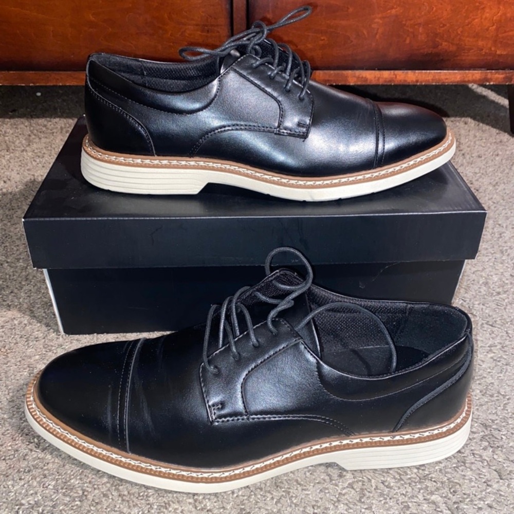 Pre owned unused like new alfani mens shoes size 11.5
